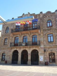 colocacion-de-banderas-en-actos-protocolarios